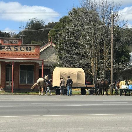 Eastern Hill Creswick Hotel Екстериор снимка